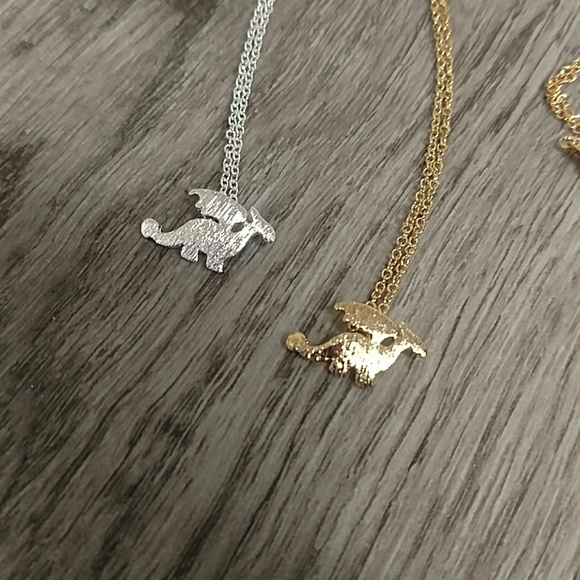 LAST ONE! Flying Dragon Necklace - Picture 3 of 3